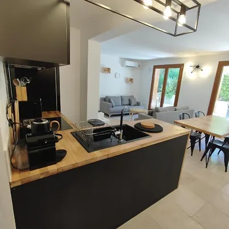 Apartment Le Thiers-temps - Ac Clim - Grande Terrasse - Proche Theatres Avignon